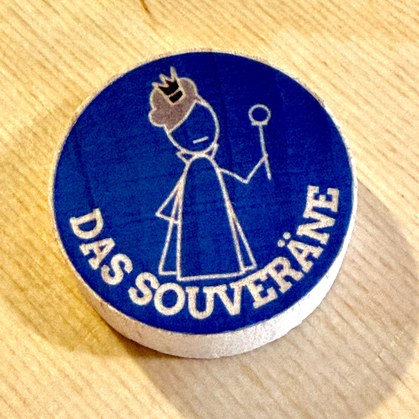 Detailaufnahme des Archetypen-Holzsteins "Das Souveräne" für Supervision und Coaching